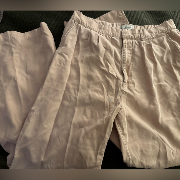 Abercrombie & Fitch Pants - Abercrombie & Fitch cream Trousers medium tall size